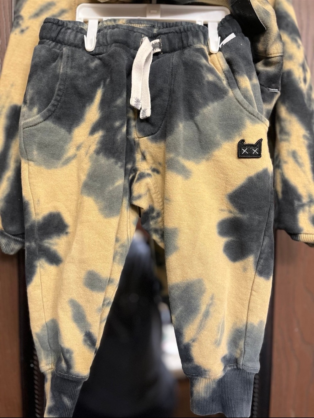 Munster Kids Fizzer 3 Special edition Kids Sweatpants in Black and tan size 2